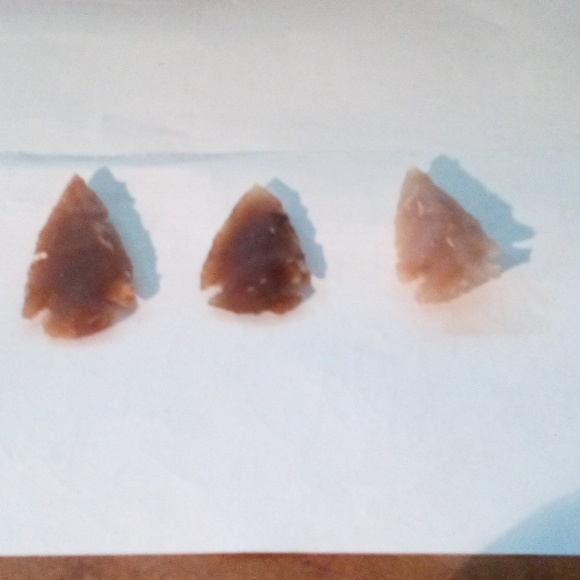 Authentic Indian Arrowhead 3 Arrowheads Artifact - Picture 2 of 9